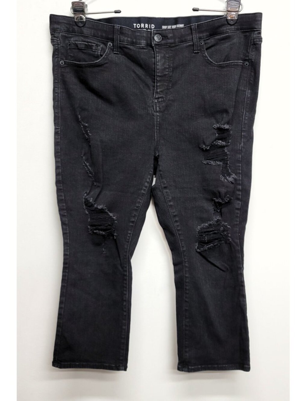Torrid Black Distressed Crop Sky High Skinny Premium Stretch High-Rise Jean 18 - Picture 2 of 11